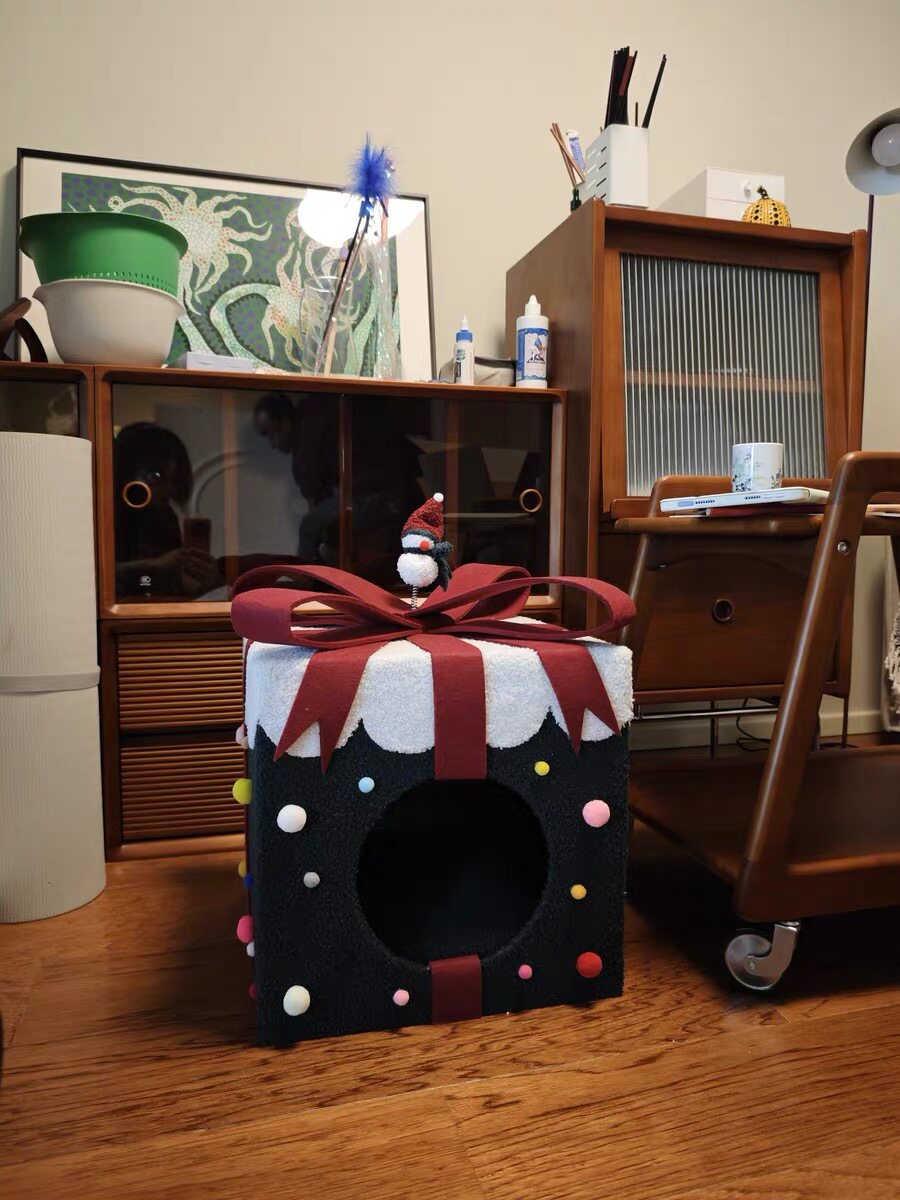 Dailypets Festive Cat Tree and Double Cat Bed Set with Christmas Tree Design
