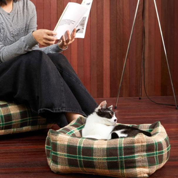 Dailypets Retro Cat Sofa Bed – Cushioned Plaid Pet Bed with Removable Cover