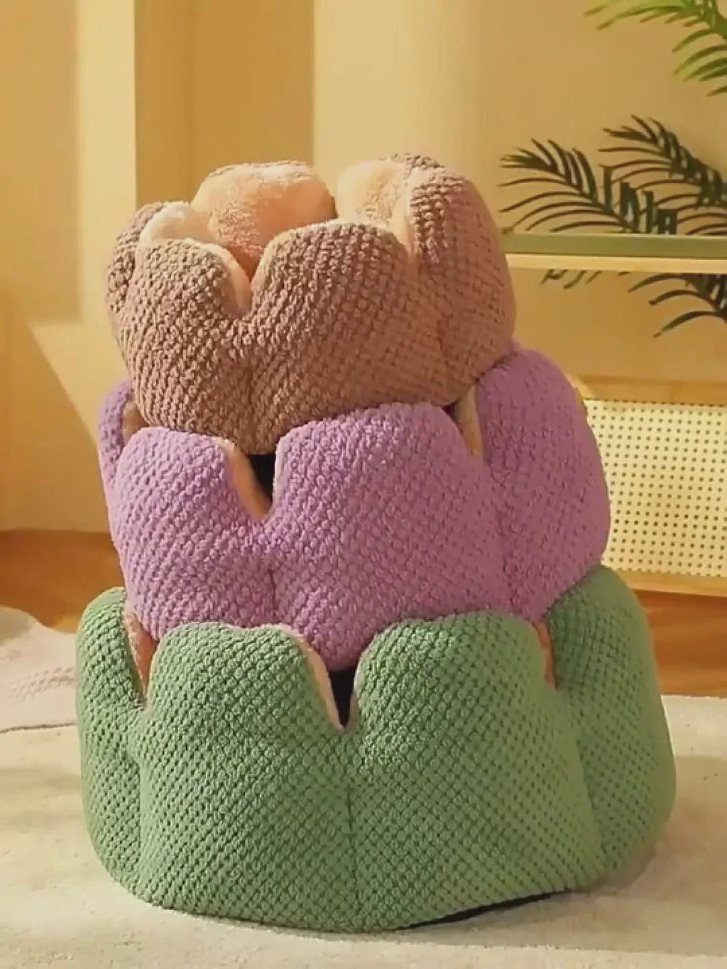 Dailypets Cloud-Soft Cat Bed – Lotus Petal Bolster Nest for Cats and Small Pets