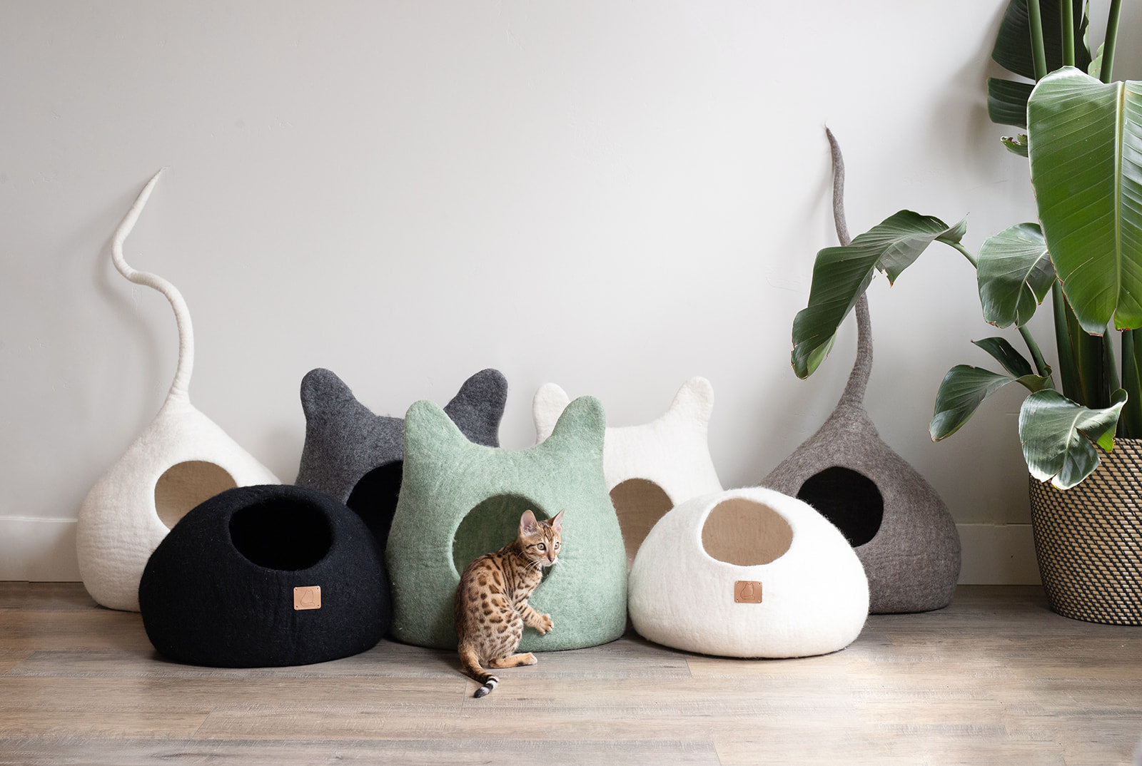 Dailypets Luxury Felted Wool Cat Cave for Indoor Cats