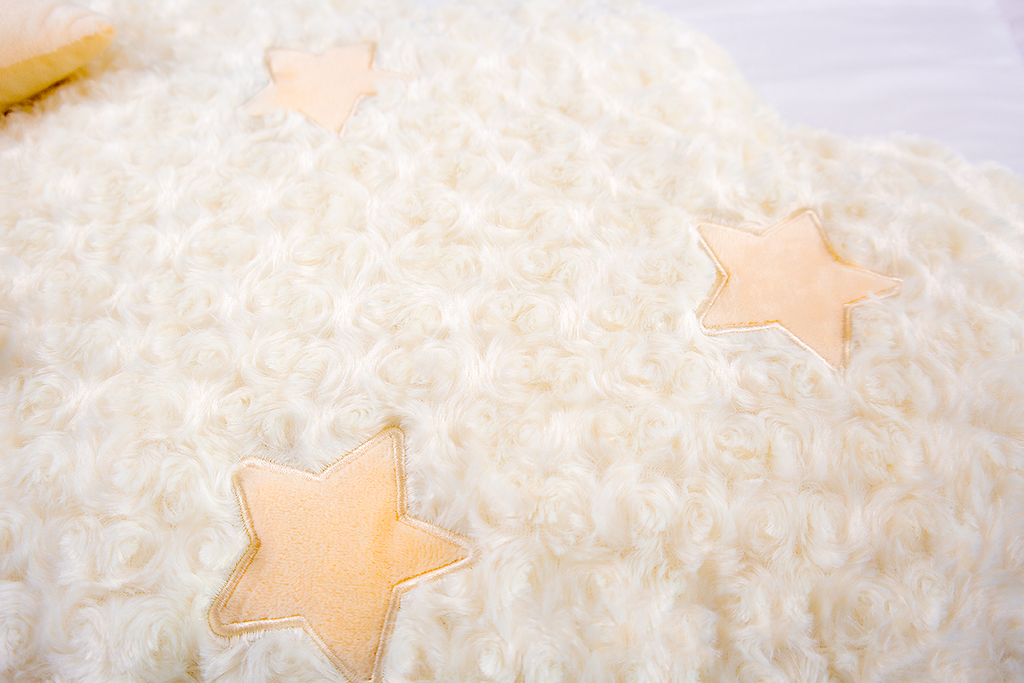 Dailypets Soft Faux Fur Cloud Cat Bed for Cats