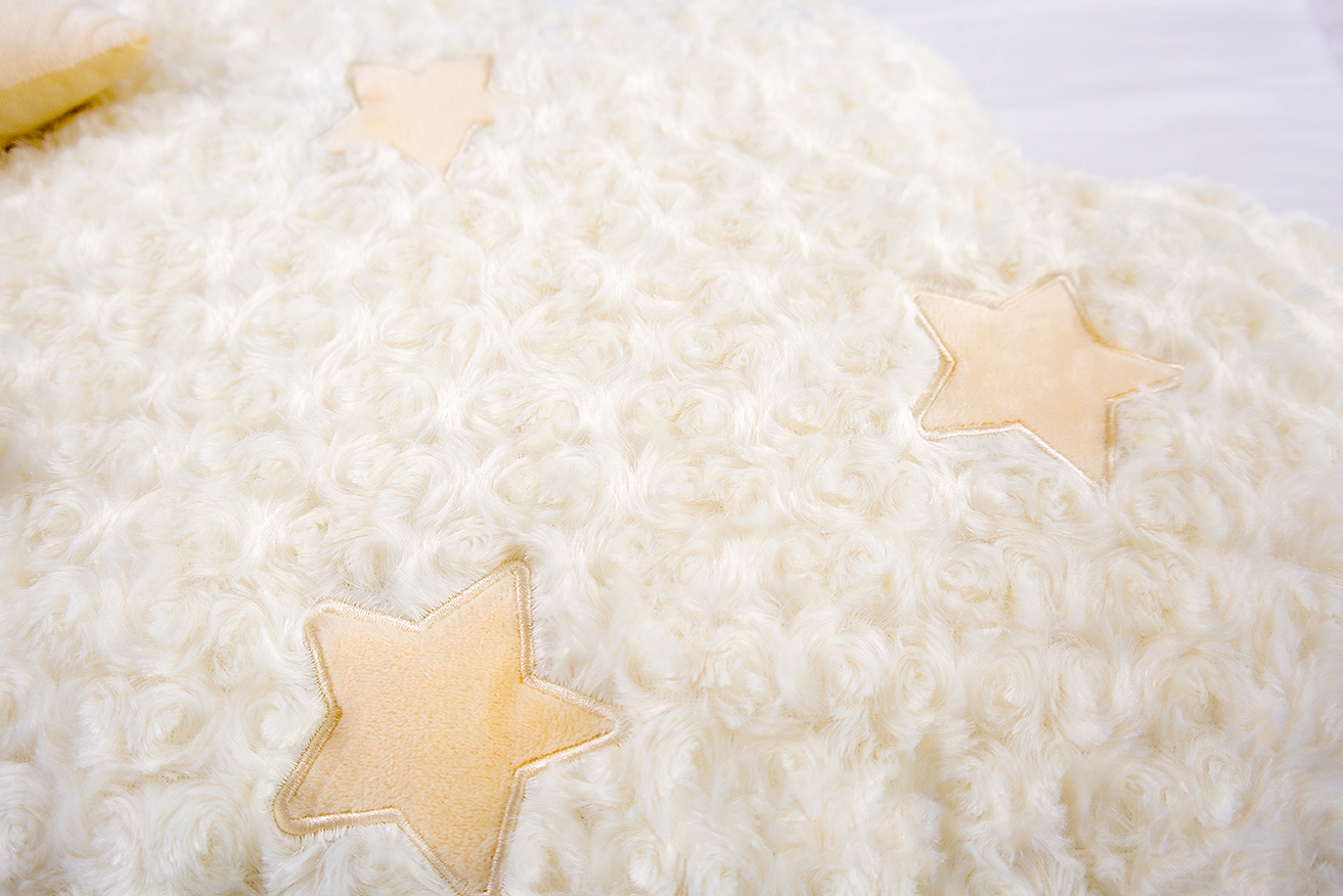 Dailypets Soft Faux Fur Cloud Cat Bed for Cats