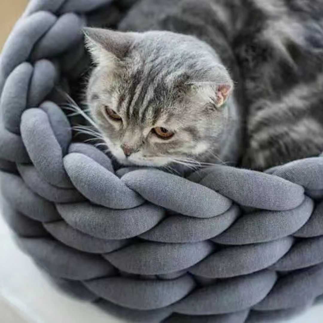 Dailypets Round Cat Bed, Hand-Knit Acrylic Fiber Bed for Warm Daily Naps