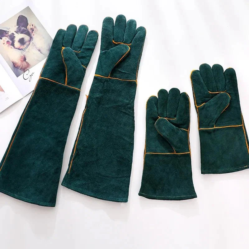 Dailypets Bite-Resistant Pet Grooming Gloves for Safe Handling and Everyday Pet Care