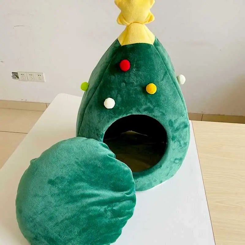 Dailypets Holiday Plush Cat Bed – Warm Enclosed Winter Hideout
